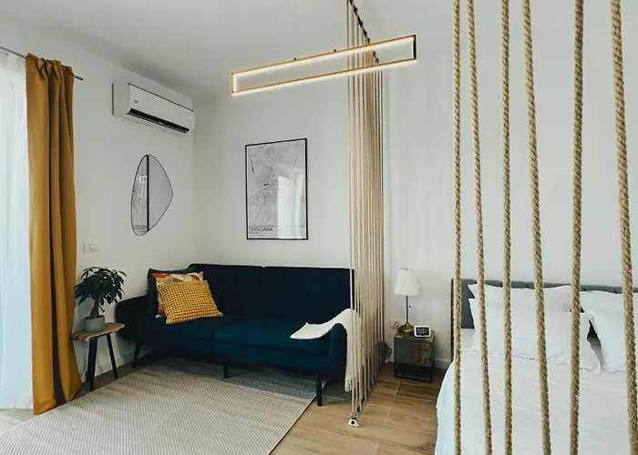 Vibrant Studio